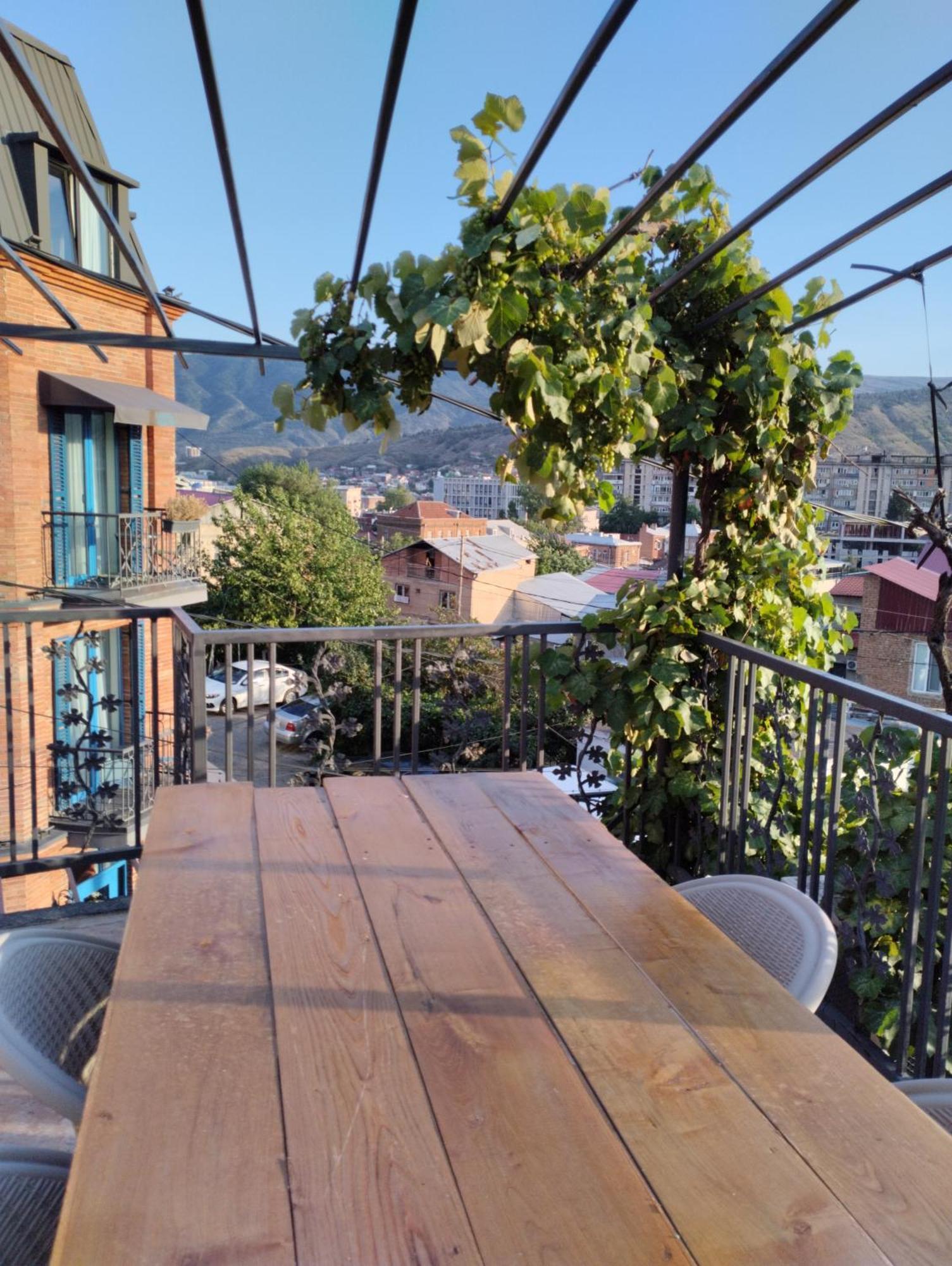 Tiflisi Guest House Экстерьер фото